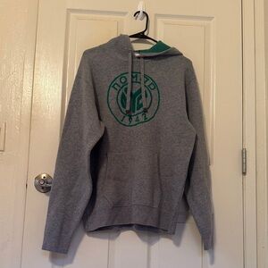 Nomad 100% Cashmere Gray Sweater with Green Logo - BRAND NEW WITH TAGS
